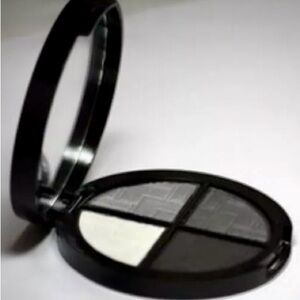 MUSE EYESHADOW QUAD DISCONTINUED RARE FIND FROM PROFESSIONAL MUA COUNTER!!!!